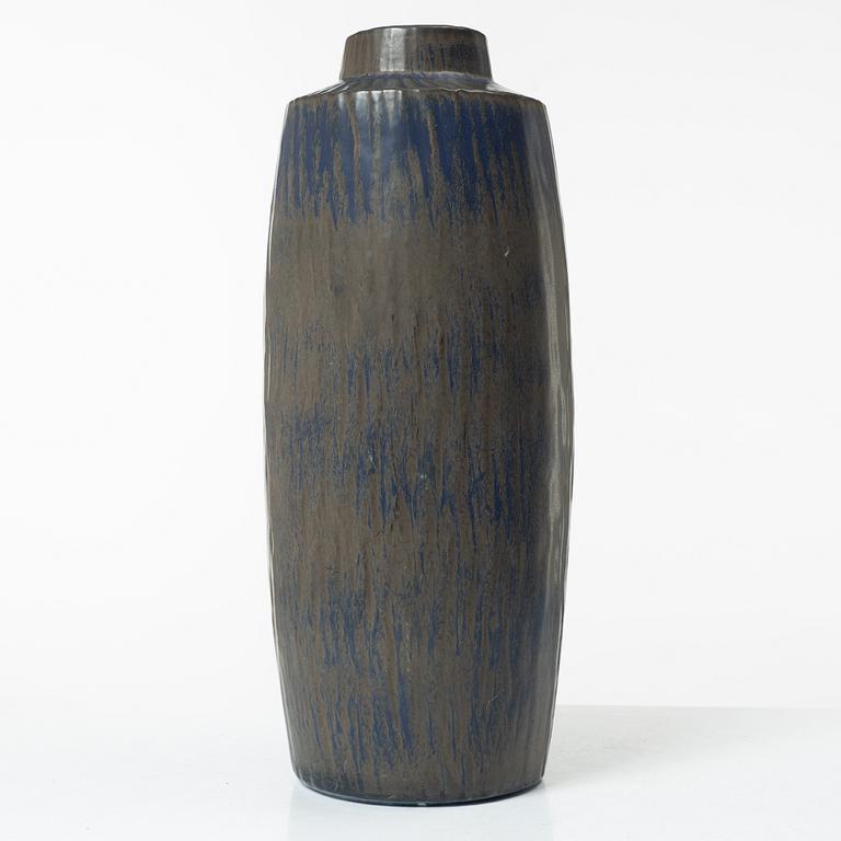 Gunnar Nylund, Vase, stoneware, "Rubus", Rörstrand, 1960s.