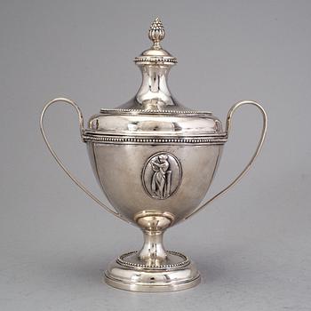 PETTER ENEROTH, Stockholm 1785, sockerskål med lock, silver, gustaviansk.