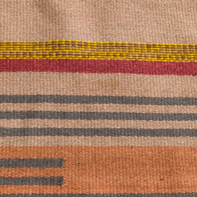 A 1930s Finnish flat weave carpet. Circa 230x170 cm.