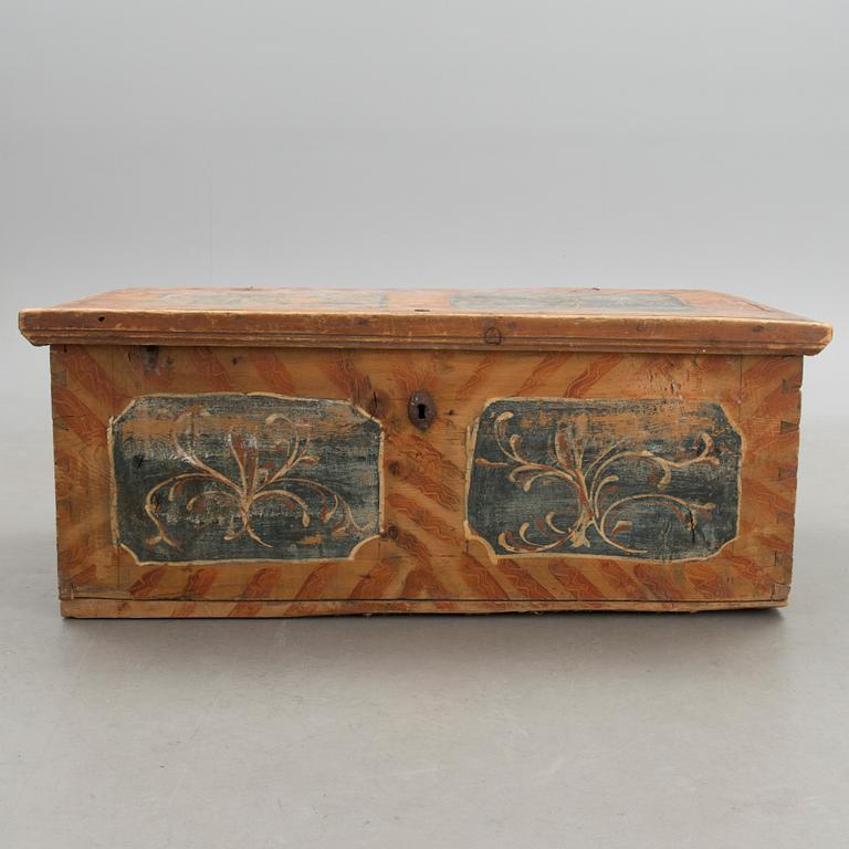 Wooden chest, 17th century.