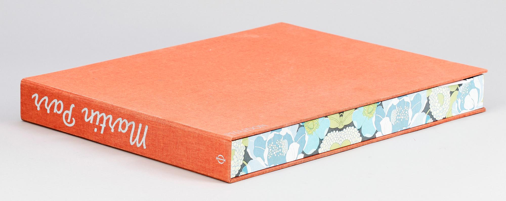 MARTIN PARR, bok samt fotografi "Pink Pig Cakes", sign o numr 51/100, 2002.