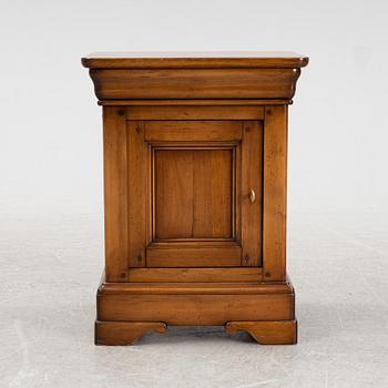 Sängbord, sent 1900-tal.