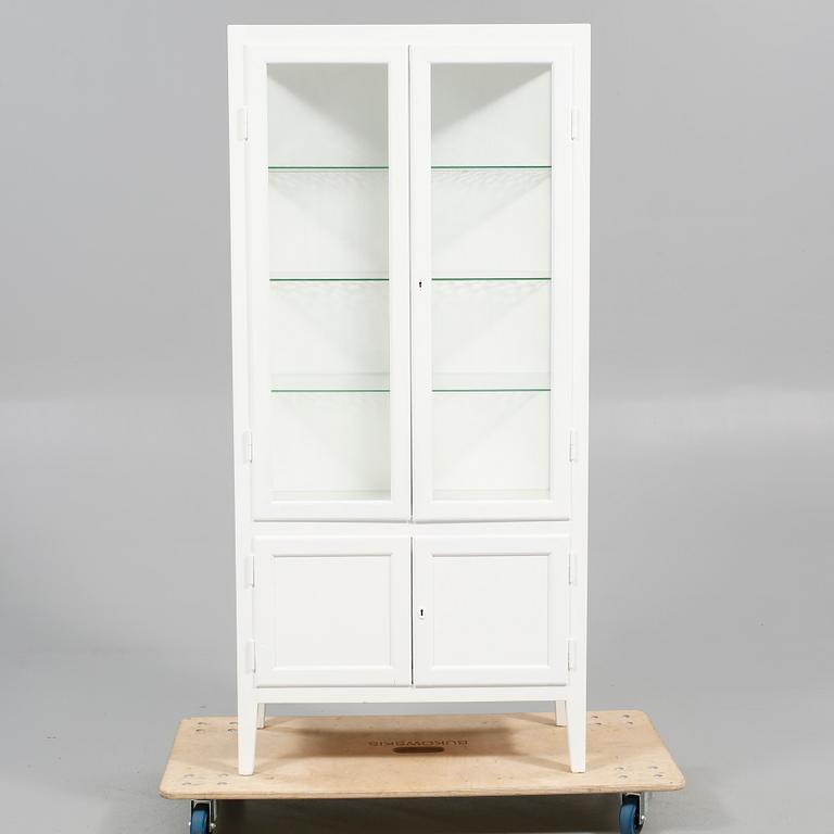 LÄKARSKÅP, 1900-talets mitt.