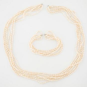 OLE LYNGGAARD,a cultured pearl necklace and bracelet.