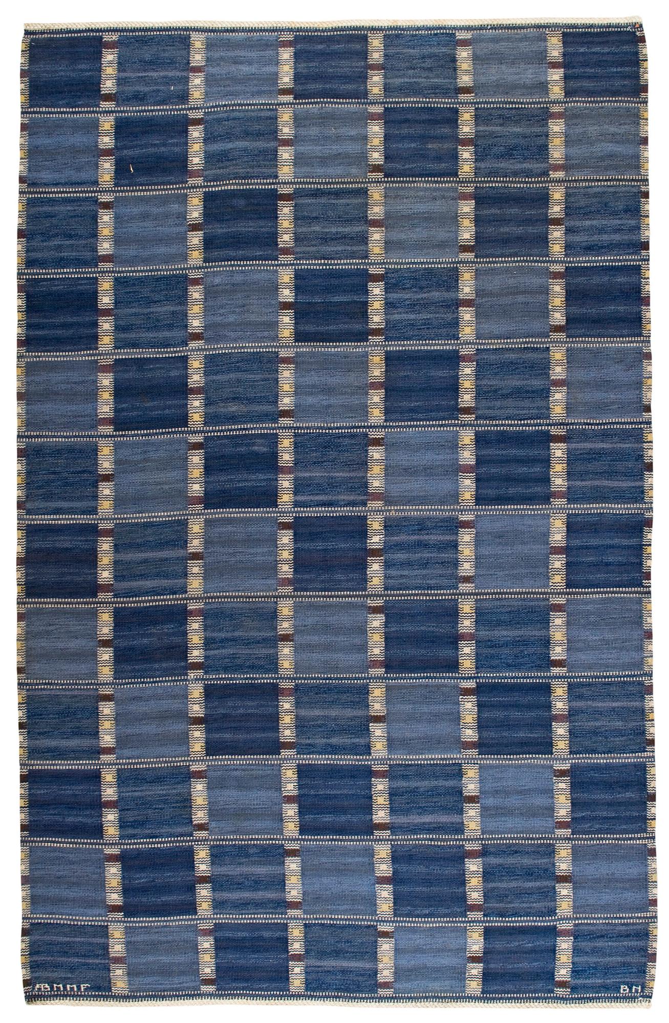 MATTA. "Falurutan blå". Rölakan. 309 x 197 cm. Signerad AB MMF BN (AB Märta Måås-Fjetterström, Barbro Nilsson).