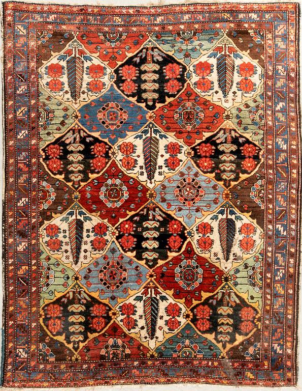 Rug, Bakhtiari semi-antique approx. 199x152 cm.