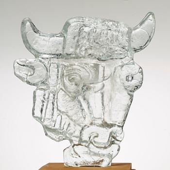 Edvin Öhrström, a cast glass sculpture of a bull's head, Lindshammar, Sweden 1950's.