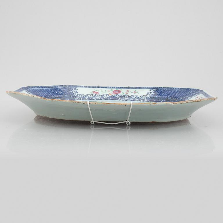 An export porcelain serving dish, China, Qianlong (1736-95).