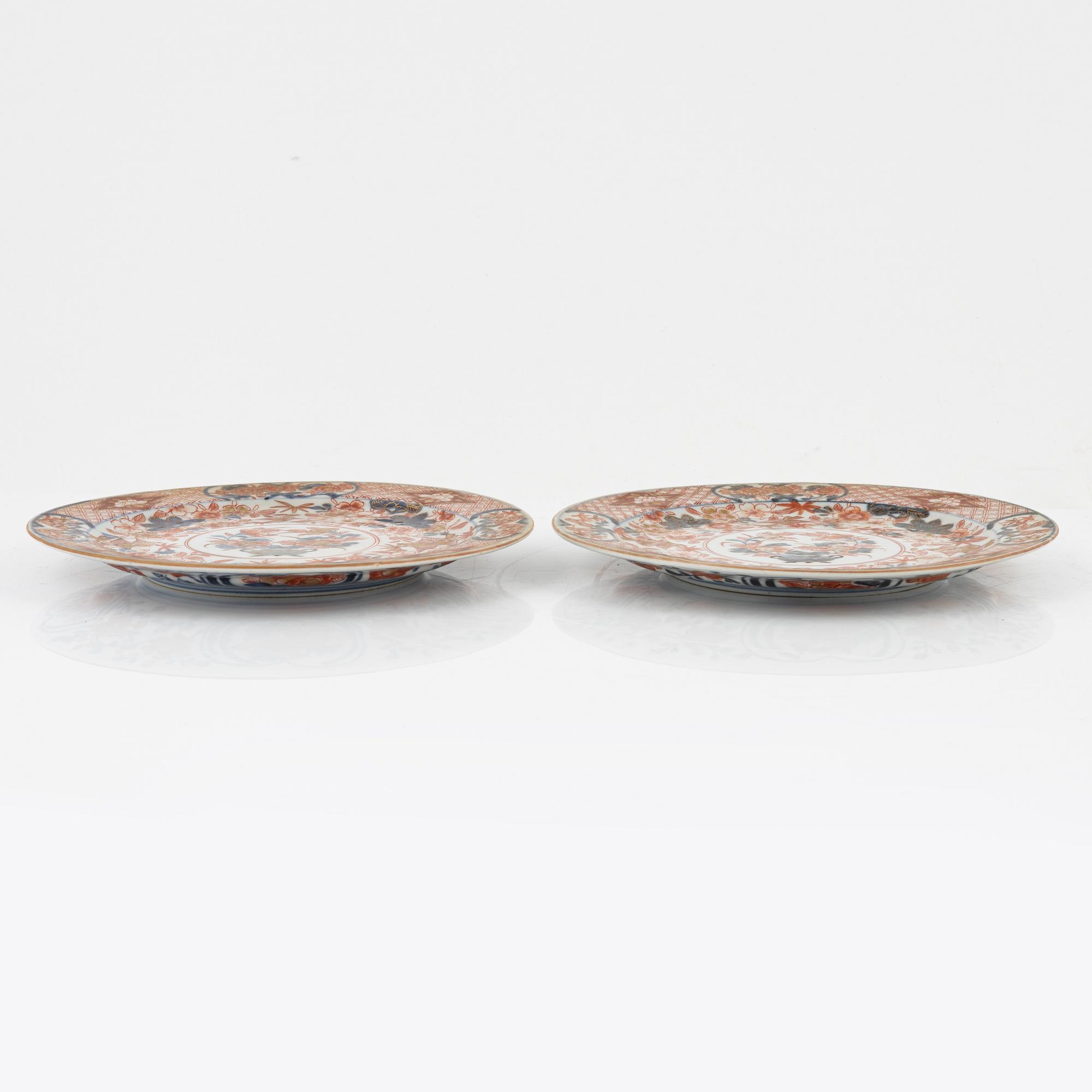 Tallrikar, 18 stycken, porslin. Japan, 1800-tal.