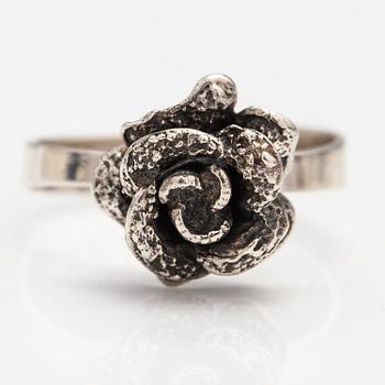 A silver ring and necklace. Martti Viikinniemi, Heinola 1972.