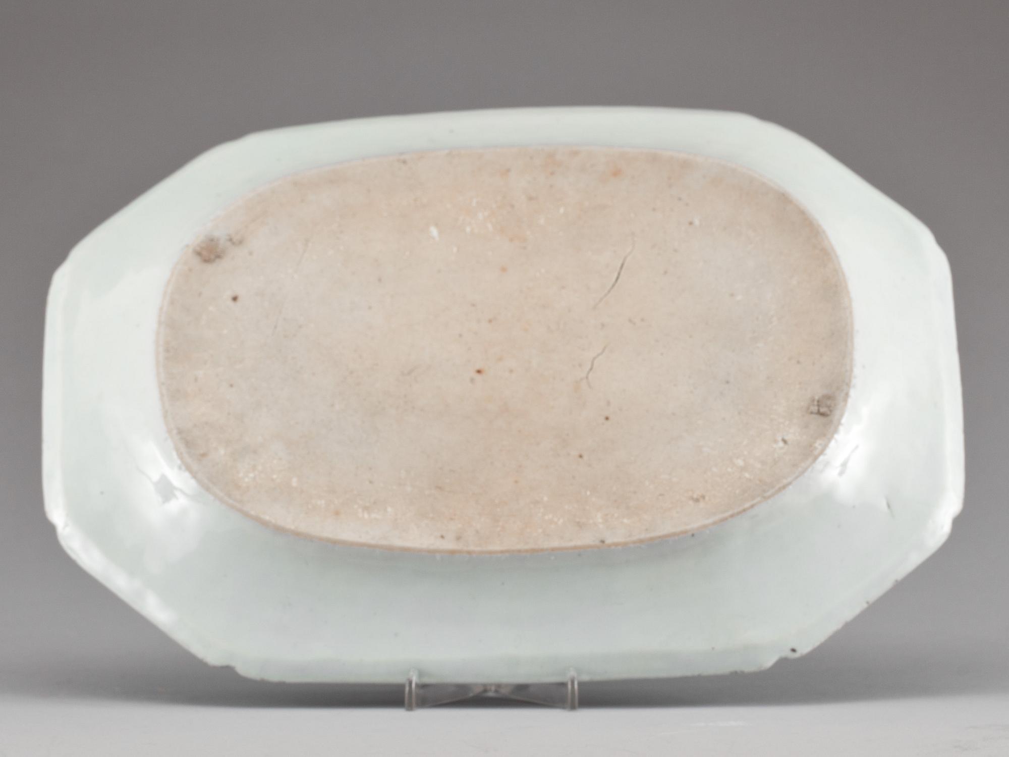 STEKFAT, porslin,  porslin, Kina, Jiaqing (1796-1820).