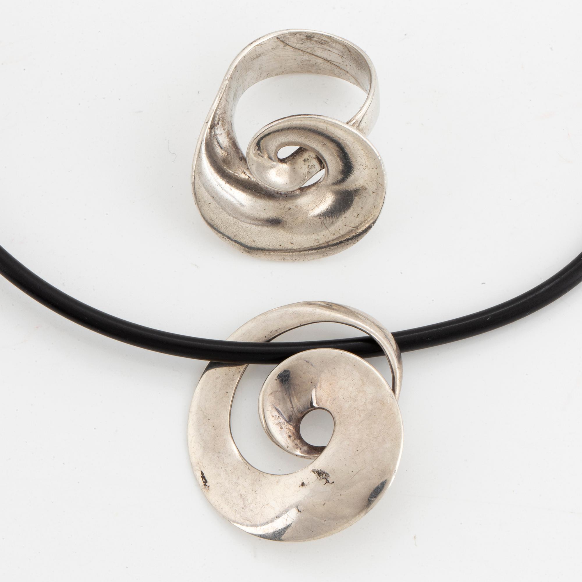 a Vivianna Torun Bülow-Hübe, Georg Jensen sterling silver, collection Torun "Continuity" nr 443 and pedant.