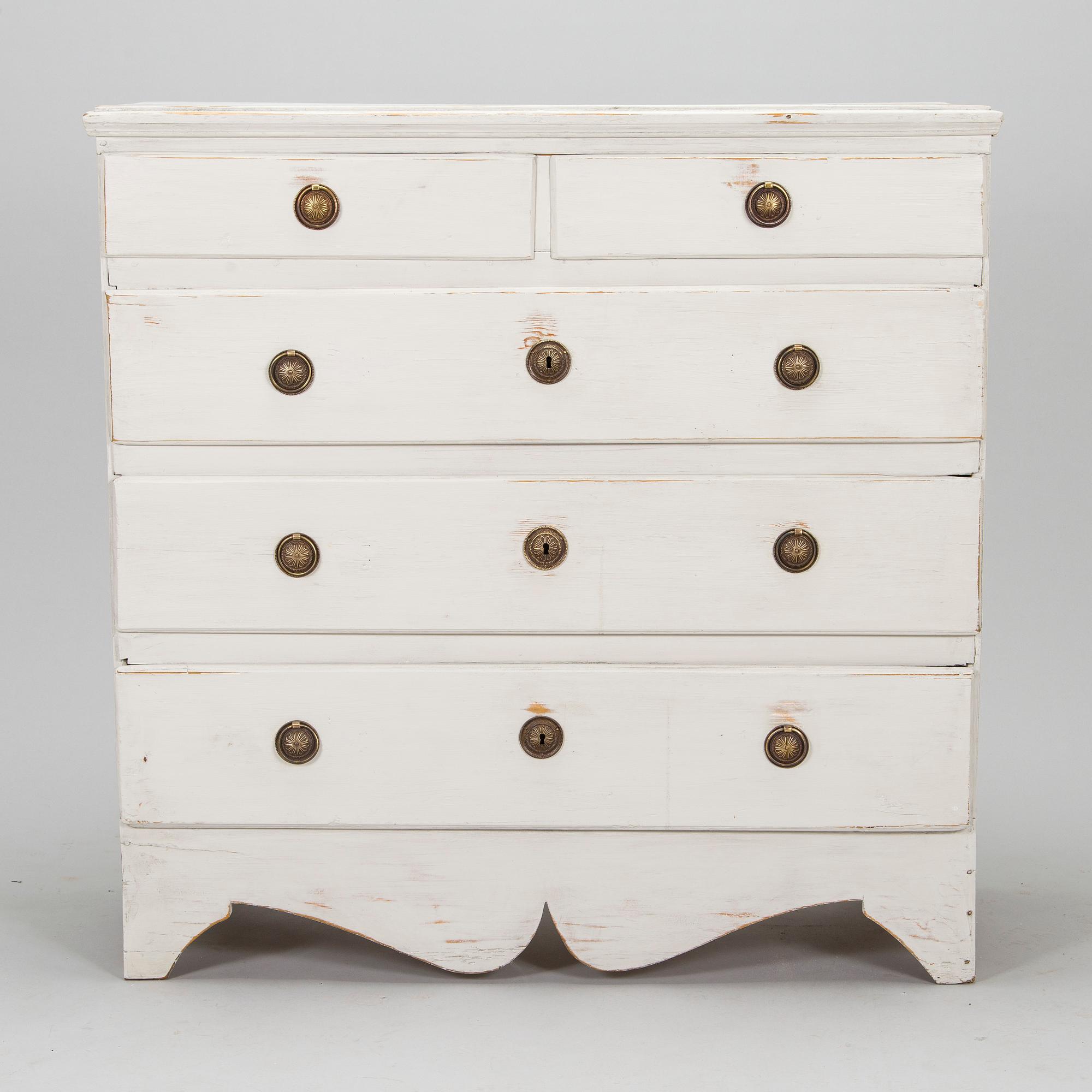 Chest of drawers, 19th century.