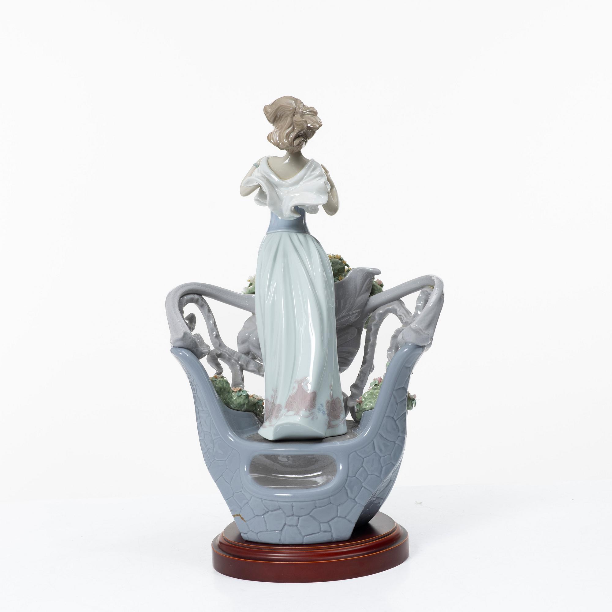 Joan Coderch, figurine, "Love's first light" Lladró, Spain.