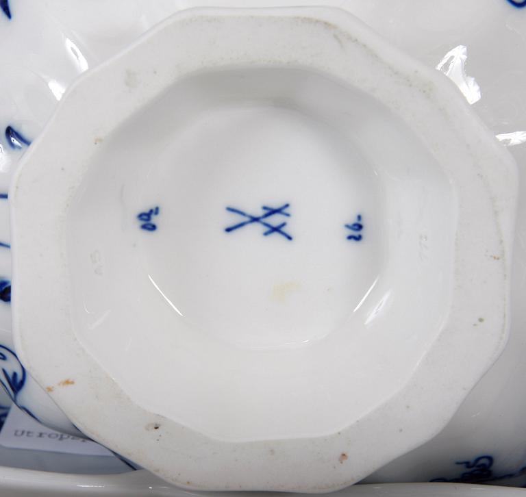 PARTI PORSLIN, ca 30 delar, Meissen.