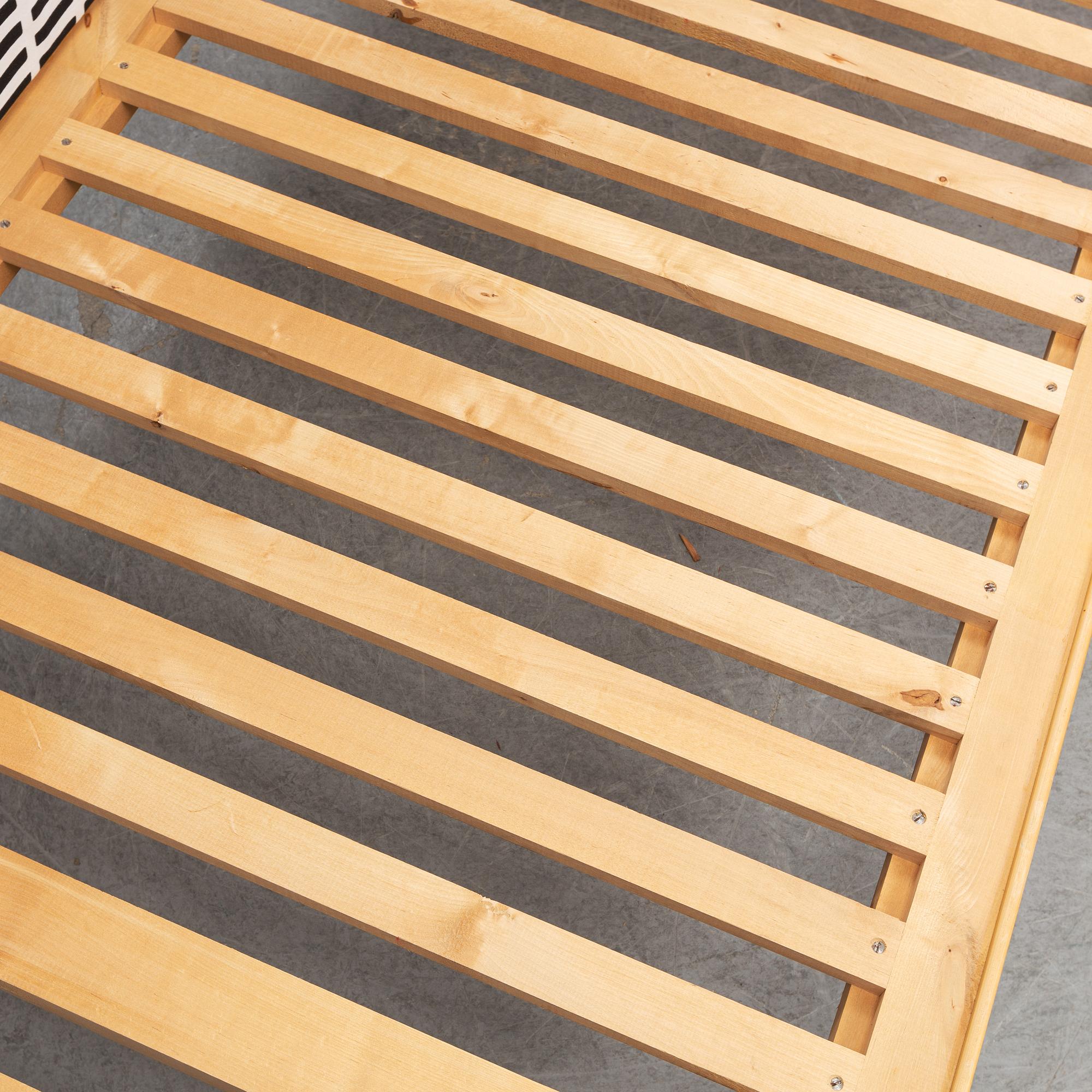 Alvar Aalto, daybed '710' Artek, Finland.