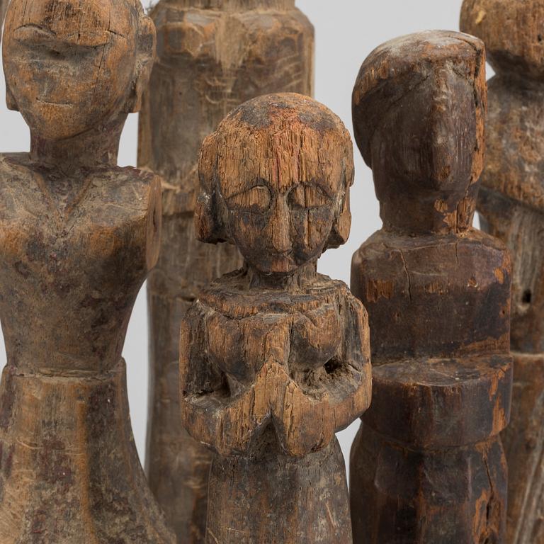 6 INDONESIAN WOODEN FIGURES.