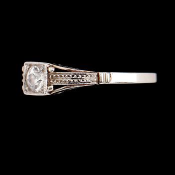 RING, 14 k vitguld, gammalslipad diamant ca 0.25 ct. Vikt ca 2 g.