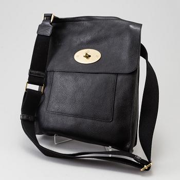 A Mulberry "Anthony Messenger Black" shoulder bag.