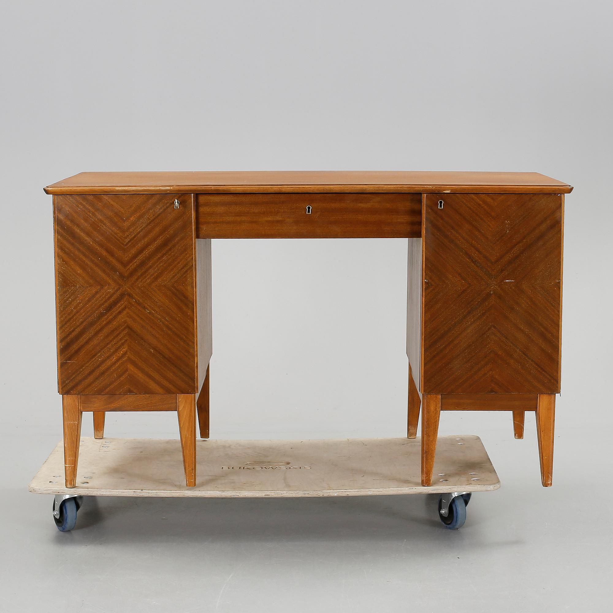 SKRIVBORD, 1900-talets tredje kvartal.