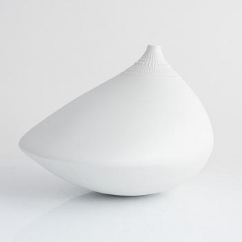 Tapio Wirkkala, a porcelain "Pollo" vase/sculpture, Studio-Line Rosenthal.