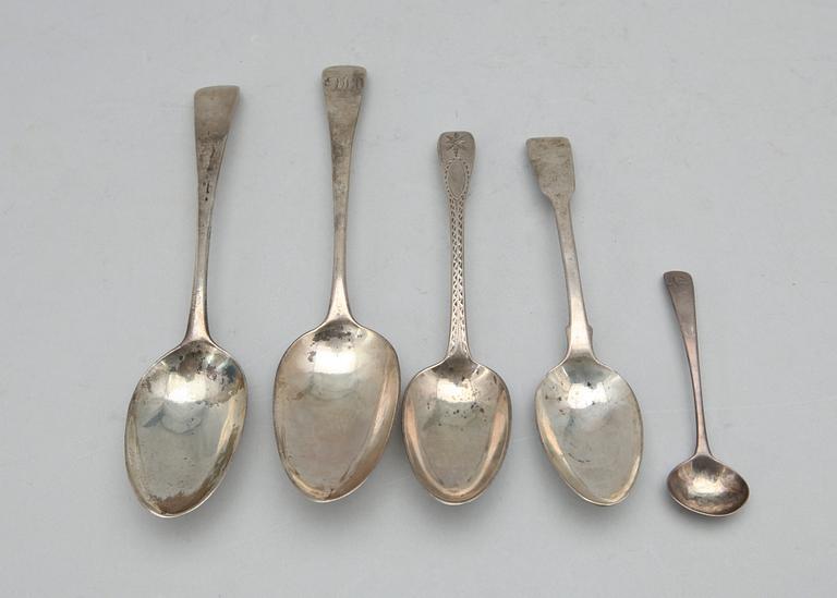 SKEDAR, 4 st samt SOCKERSKED, silver, bl a London 1803,  England 1800-talets början. Totalvikt ca 183 gram.