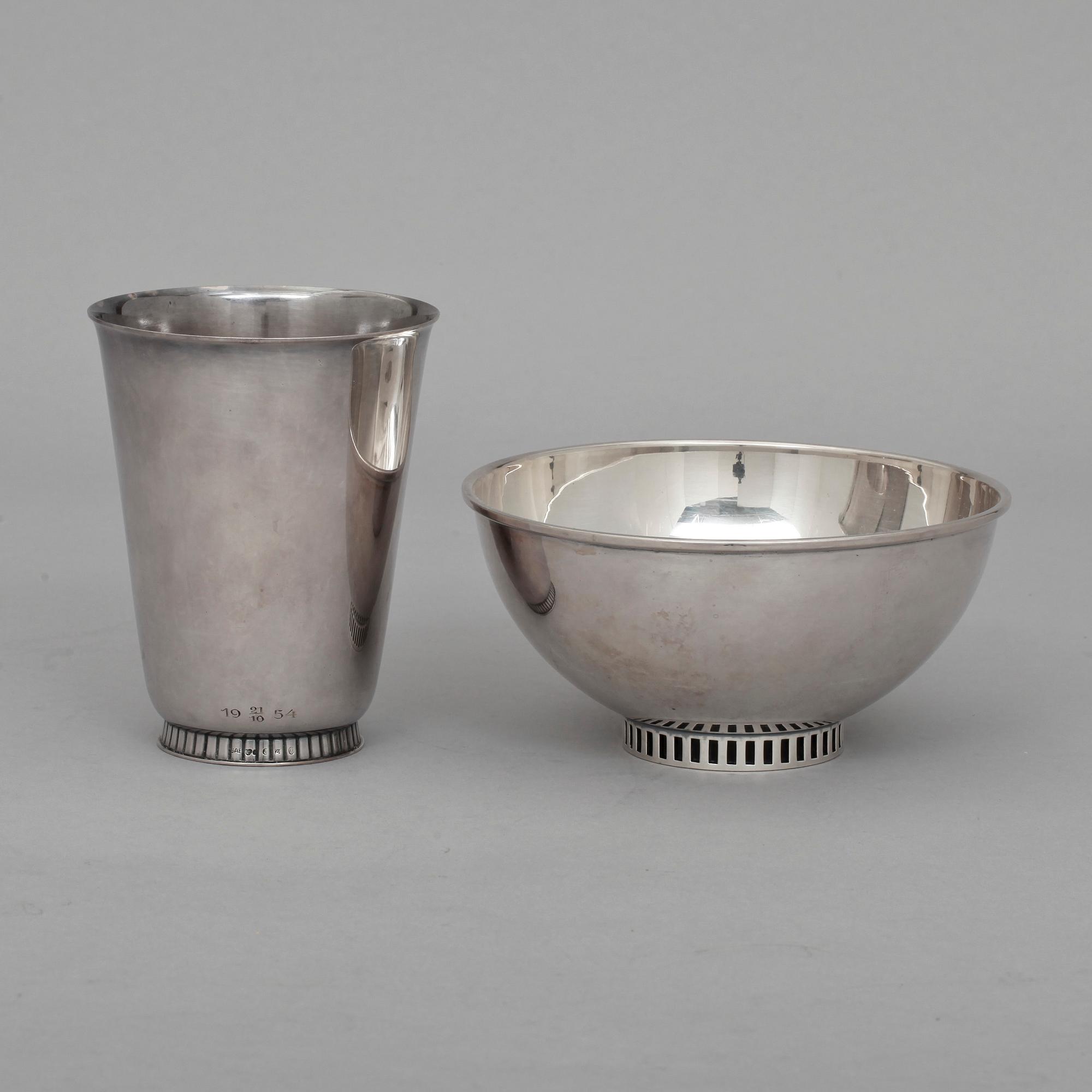 BÄGARE och SKÅL, silver, GAB, Stockholm 1950 resp TESI, Stockholm 1960. Tot vikt c:a 310 g.