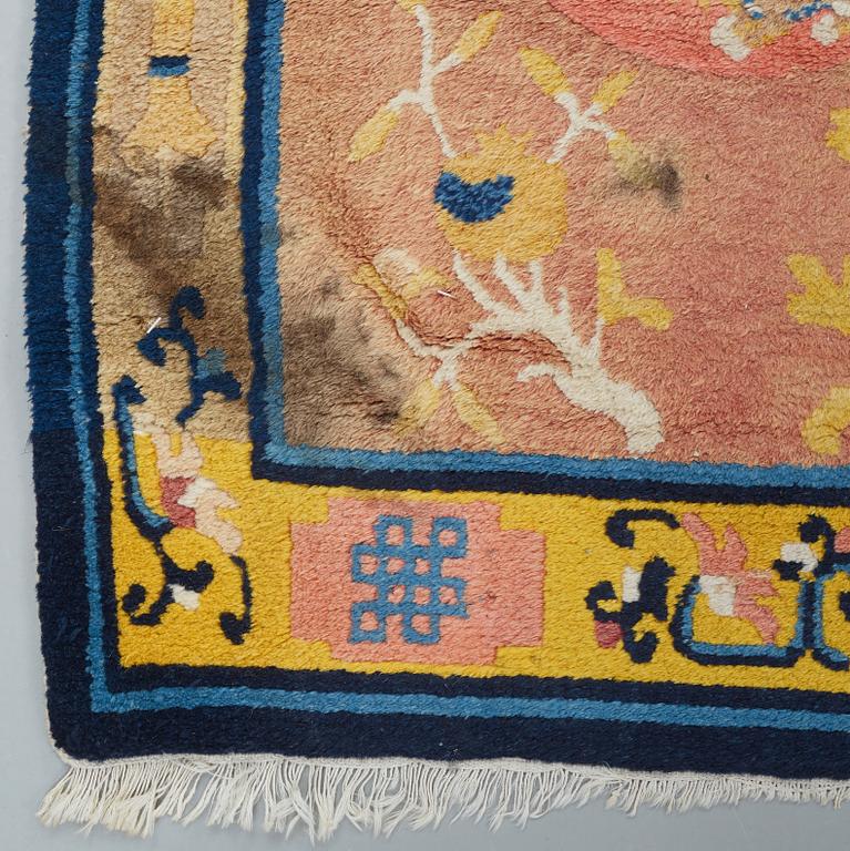 A RUG, a semi-antique Ningxia, ca 167,5 x 69,5 cm.