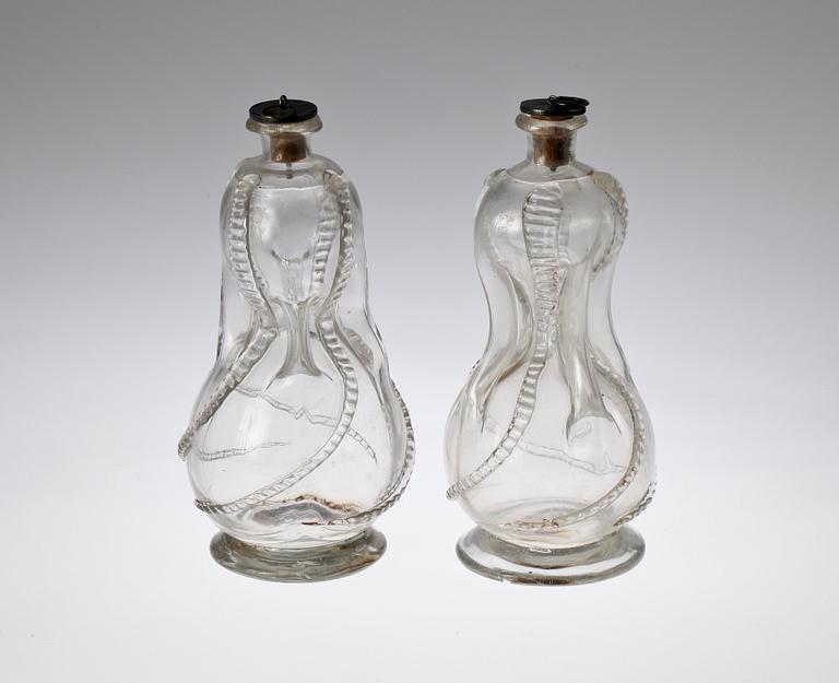 KLUCKAFLASKOR, 2 st, glas, Sverige 1700/1800-tal.