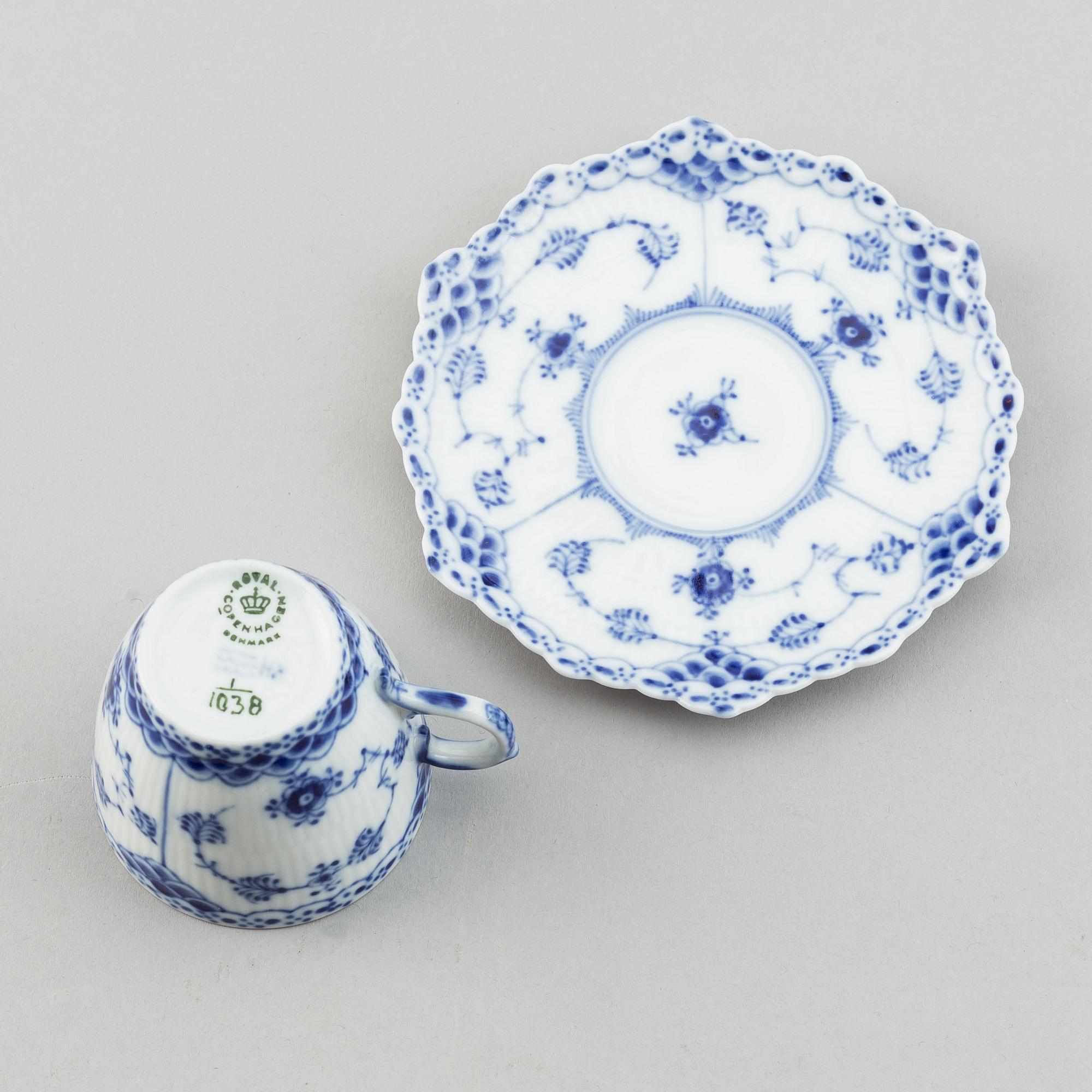 Royal Copenhagen, a mocca porcelain service (17 pcs), 'Musselmalet'.