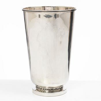 Helge Lindgren, bägare, silver, firma K Andersson, Stockholm 1943.