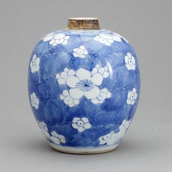 BOJAN, porslin, Kina, Kangxistil, 1800-talets andra hälft.