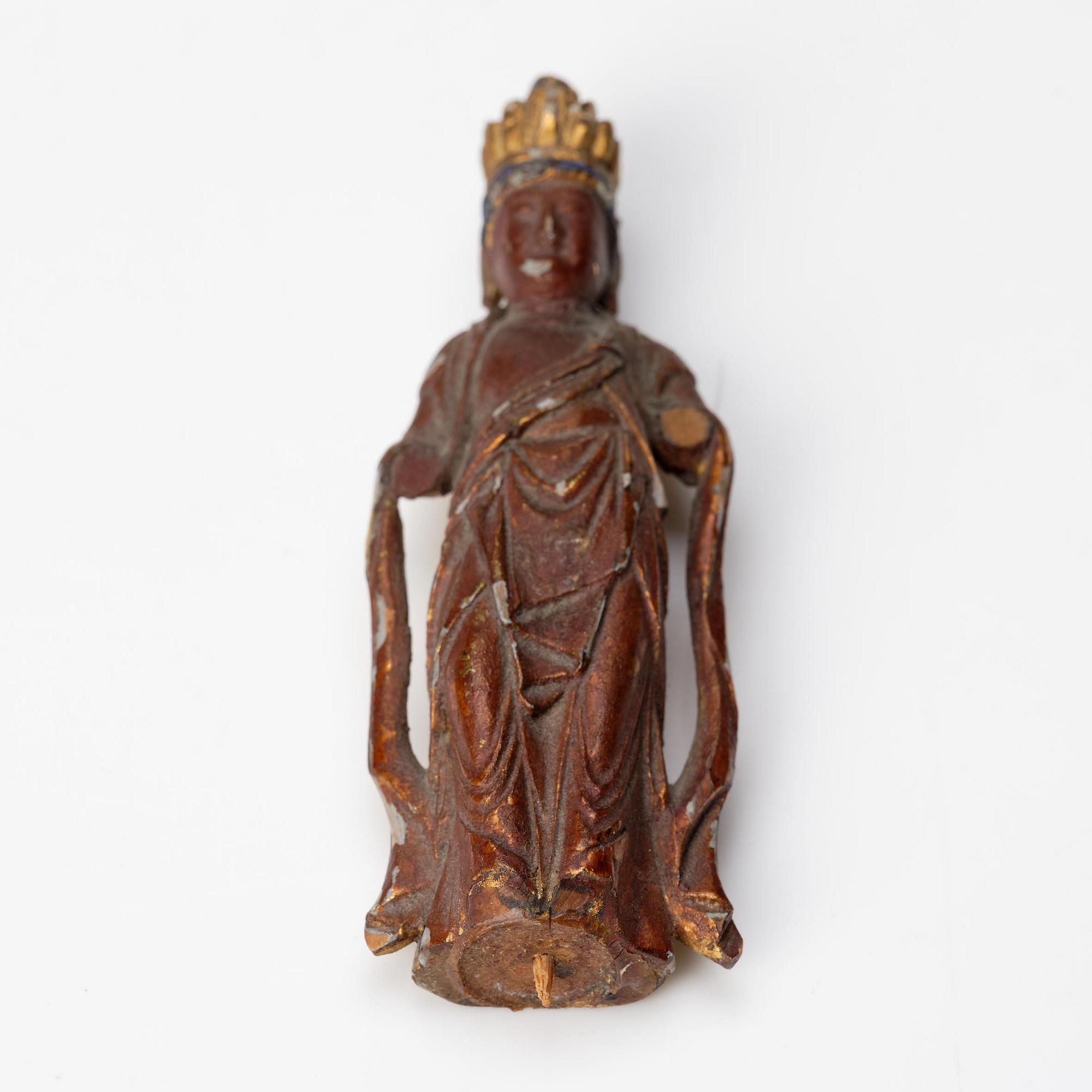 A wooden sculture of a buddhisattva, Qing dynasty.
