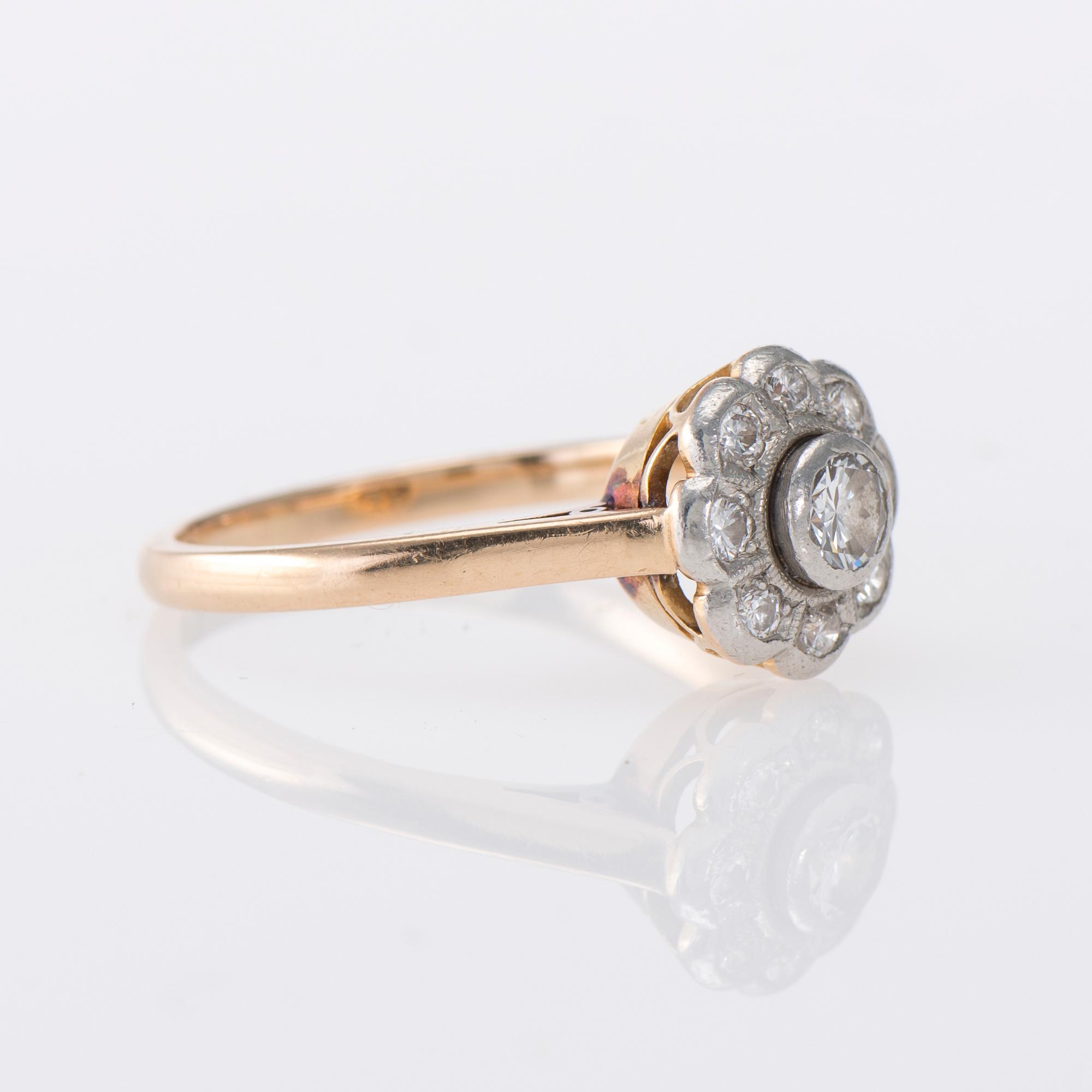 RING, 18K guld, briljantslipade diamanter. Westerback, Helsingfors 1967. Vikt ca 4,0 g.