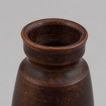 Erich & Ingrid Triller, a set of two stoneware vases and a dish, Tobo, Sweden.