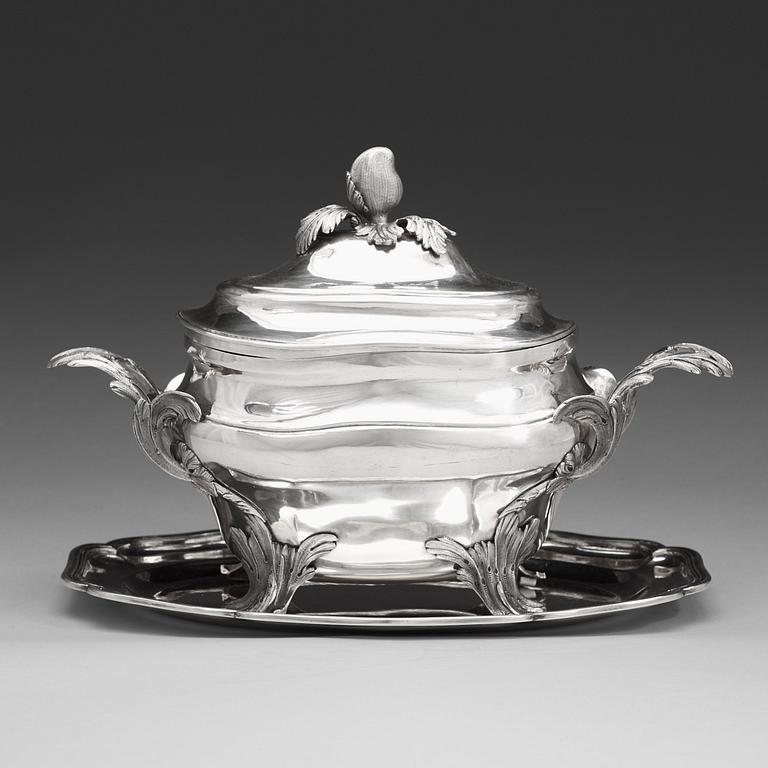 A Swedish early 20th century silver terrin, mark of Bernt Erlandsson, Kristianstad 1909.