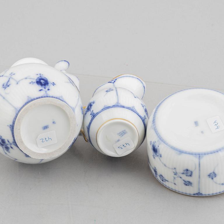 A "Blue fluted"/"Musselmalet riflet" porcelain mocha pot, a sugar box with cover and a creamer, Royal Copenhagen, 19th c.