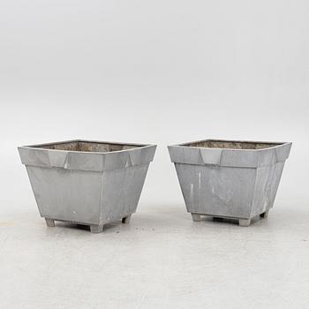 Björn Alge, a pair of 'Karl' plant pots, Byarums Bruk.