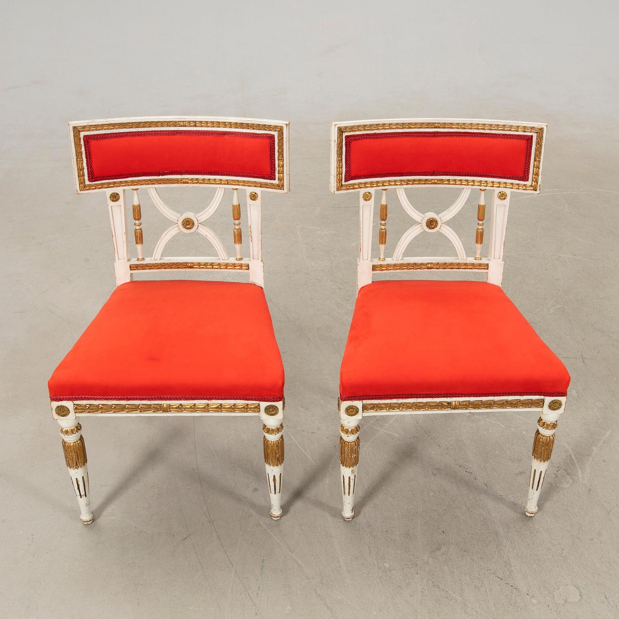 Chairs, a pair in the Gustavian style, early 20th century.