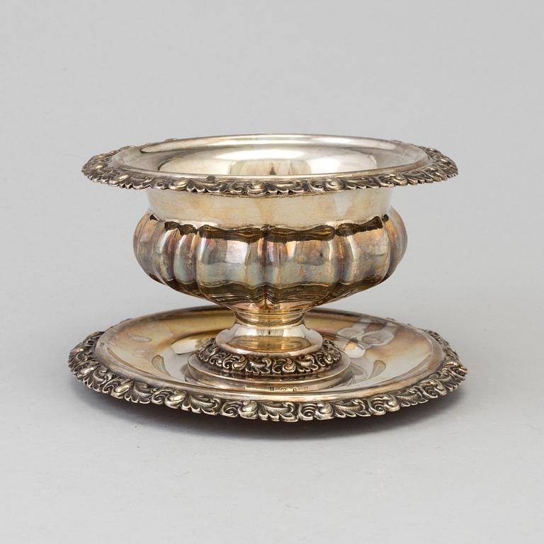 SÅSSKÅL på fat, silver, Carl Nyström Stockholm, 1848.