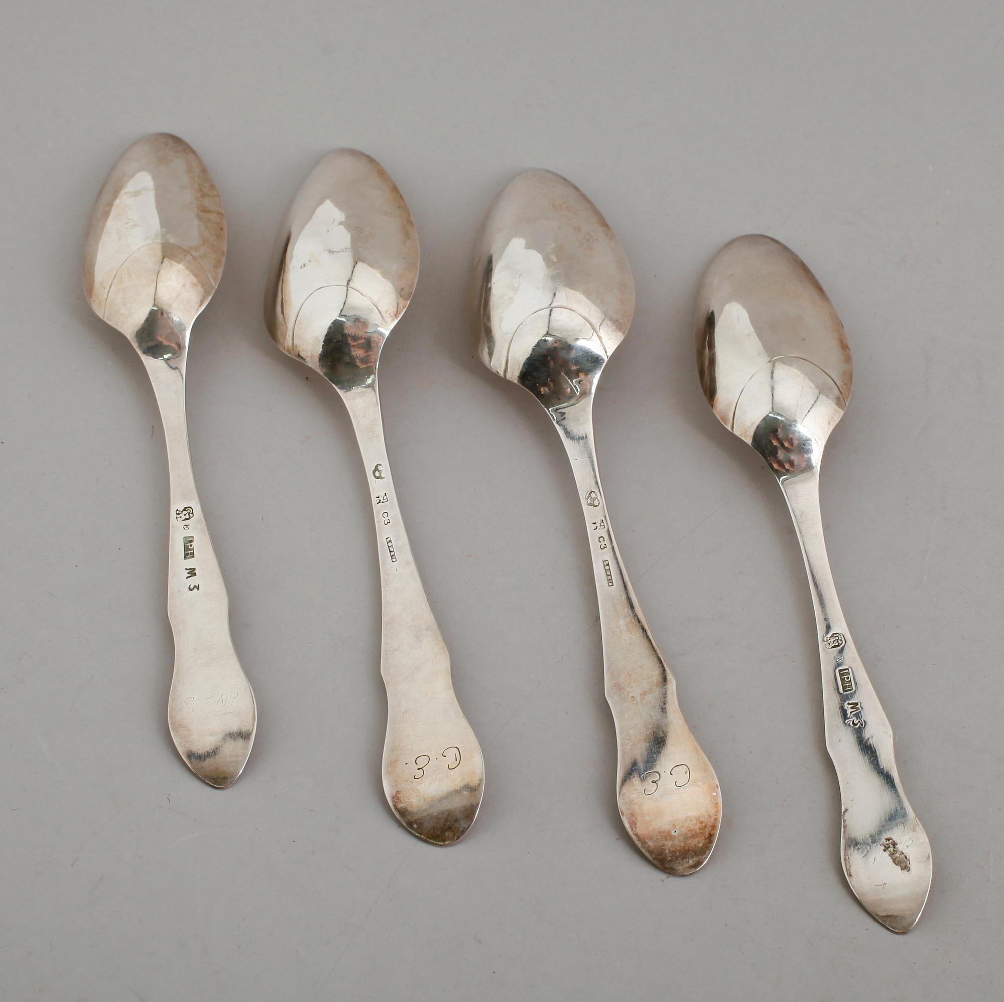 MATSKEDAR, 2 par, silver, tidigt 1800-tal. Vikt ca 193 gram.