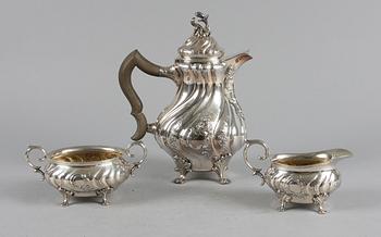 KAFFESERVIS, 3 delar, silver, rokokostil, C G Hallberg, 1939-40, vikt 750+210+250 g.