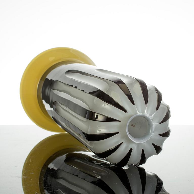 MATZ BORGSTRÖM, vas i glas, signerad, daterad 88 och numrerad 14-20, Orrefors Gallery.