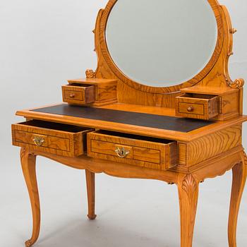 An early 20th-century dressing table.