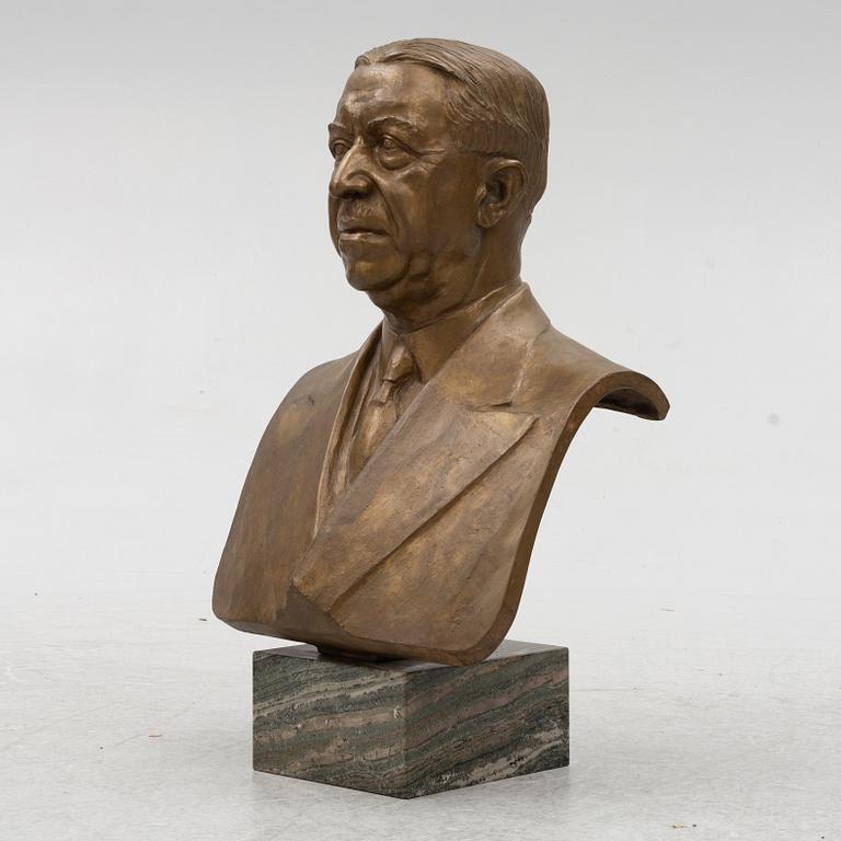 Nils Möllerberg, Portrait Bust.
