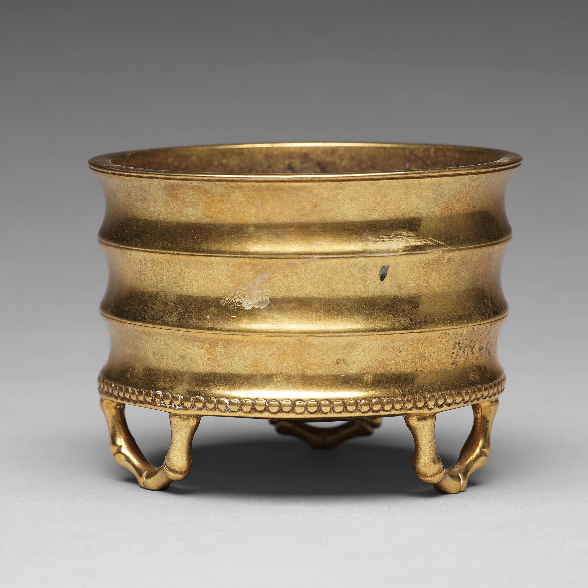 A bronze incense burner, Qing dynasty.