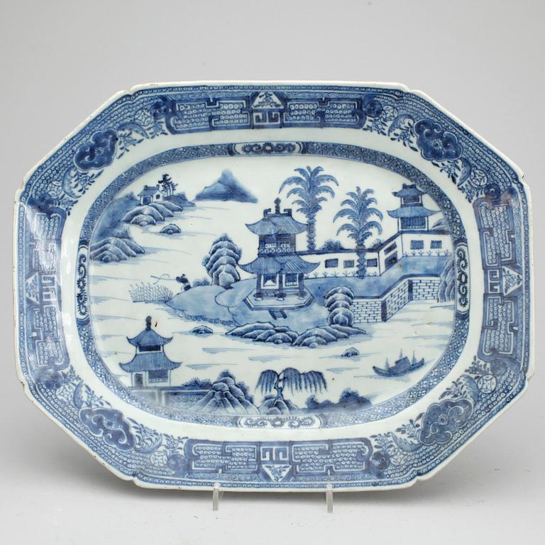 STEKFAT, porslin, Kina, Qing dynastin, Qianlong, (1735-1796).