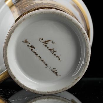 KOPP, porslin, Empire, sign Wilhelm Heinemann, verksam i Stockholm 1820-41.