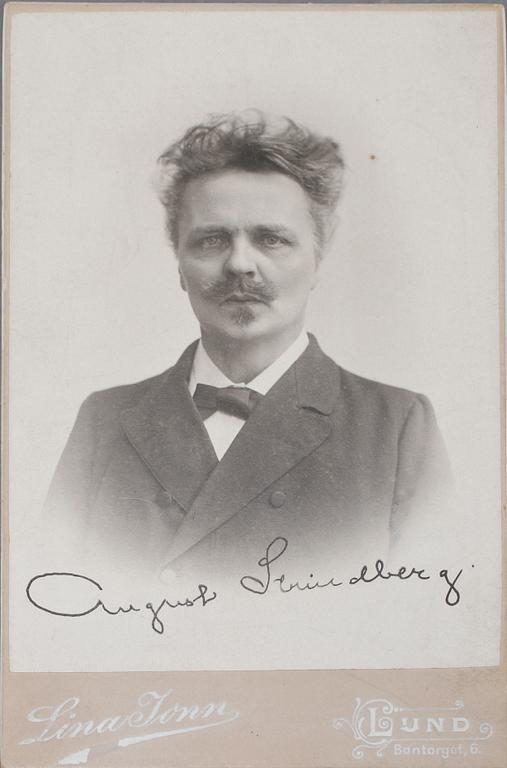 LINA JONN, porträttfotografi av August Strindberg med författarens signatur.