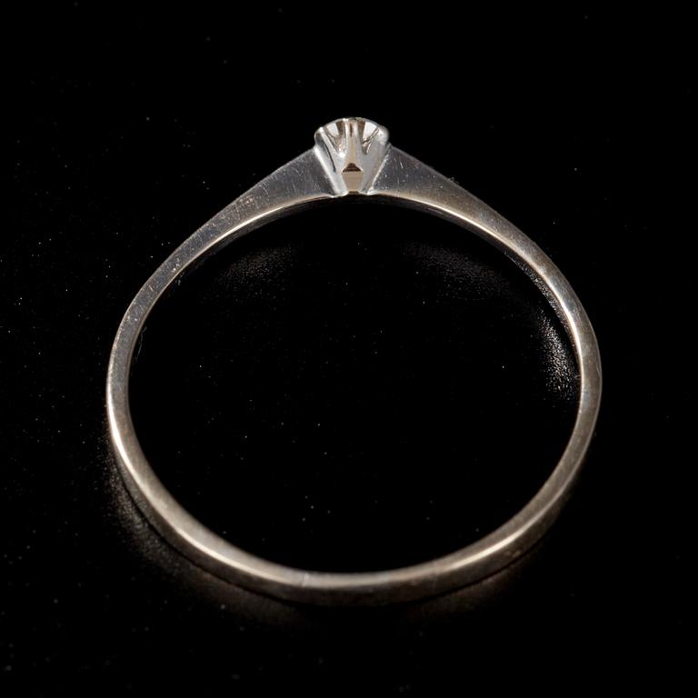 RING, vitguld 18K, diamant 0,05 ct, H. Lahtinen & Co, Helsingfors 1976.